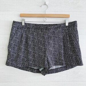 Express - Black & white cuffed dressy zip side shorts, sz 14